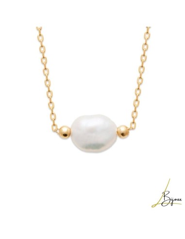 Collier plaqué or fin avec une véritable perle blanche au centre. Longueur: 45 cm